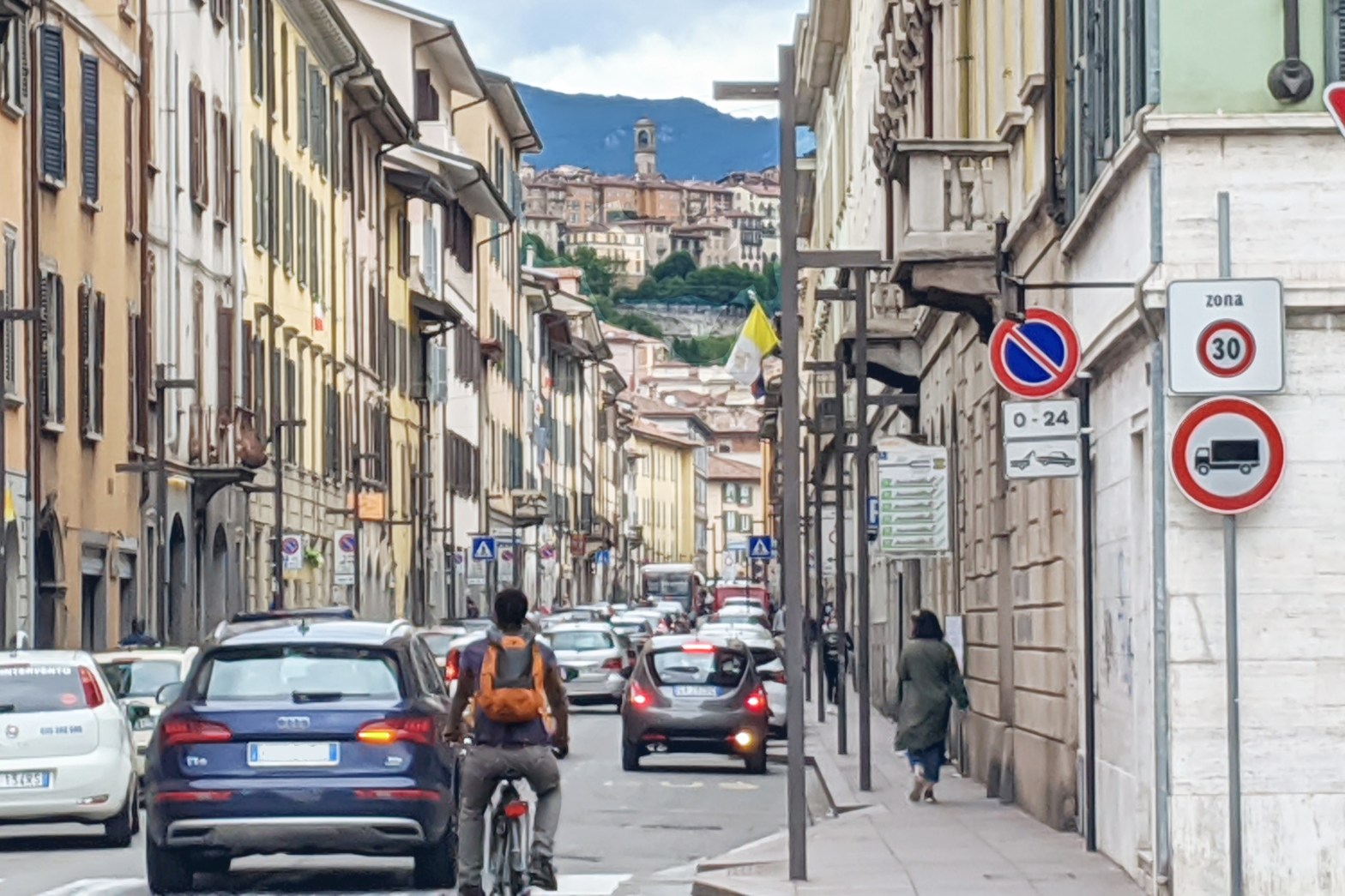 Zona 30, gente contenta (anche in auto)